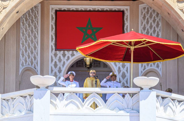 صاحب الجلالة يترأس بتطوان مراسيم أداء القسم للضباط المتخرجين
