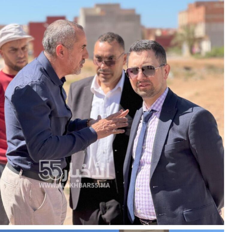 رئيس جماعة العروي وممثل حي وزاج يتفقدان احتياجات السكان ويشرفان على تحسين البنية التحتية