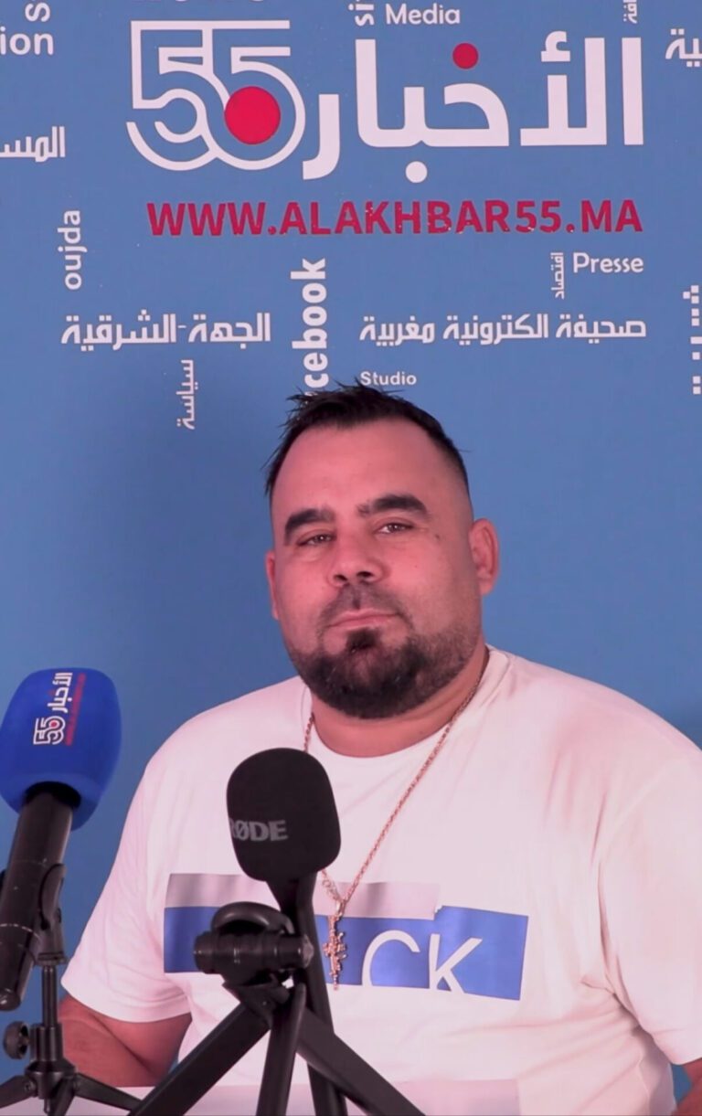 حوار خاص وحصري مع الشاعر والمنتج الريفي “جيل جيلالة” يكشف أسرار إبداعاته الفنية وسيطرته على الطوندونس الريفي