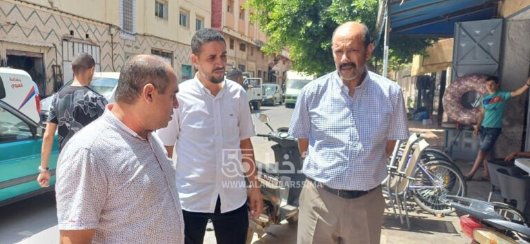 العروي : الشرطة الادارية والسلطة المحلية ينبهون محلات اصلاح الدراجات باخلاء الرصيف