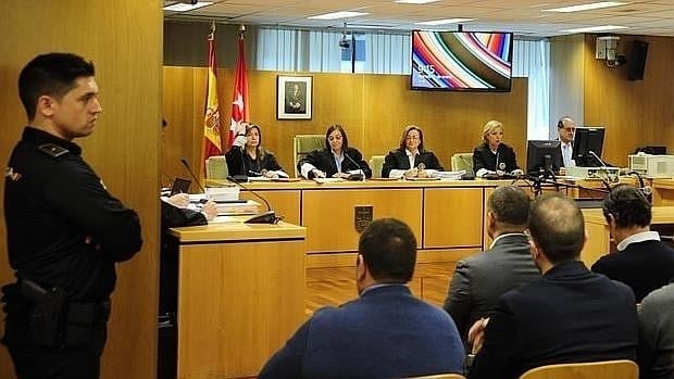 الفقر ليس سببا لطلب اللجوء.. محكمة إسبانية ترفض طلب لجوء مغربي دخل سبتة سباحة 3 الفقر ليس سببا لطلب اللجوء.. محكمة إسبانية ترفض طلب لجوء مغربي دخل سبتة سباحة