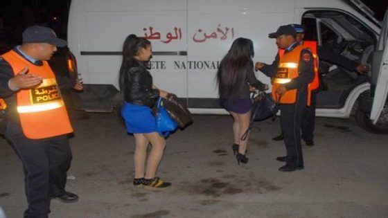 الناظور: الأمن يداهم فندق دعارة وسط المدينة و يعتقل عدة أشخاص