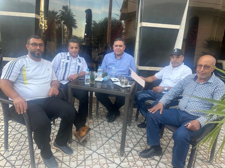 أعضاء من جماعتي العروي وحاسي بركان في لقاء مع النائب البرلماني رفيق مجعيط لمتابعة مشاريع تنموية