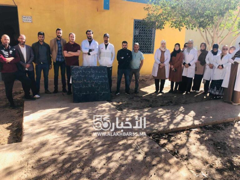 أساتذة بثانوية يعقوب المنصور بالعروي ينظمون وقفة احتجاجية ويؤكدون على مطالبهم المشروعة