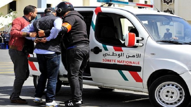 نصاب بهوية أمنية مزورة يسقط في أصفاد الشرطة القضائية