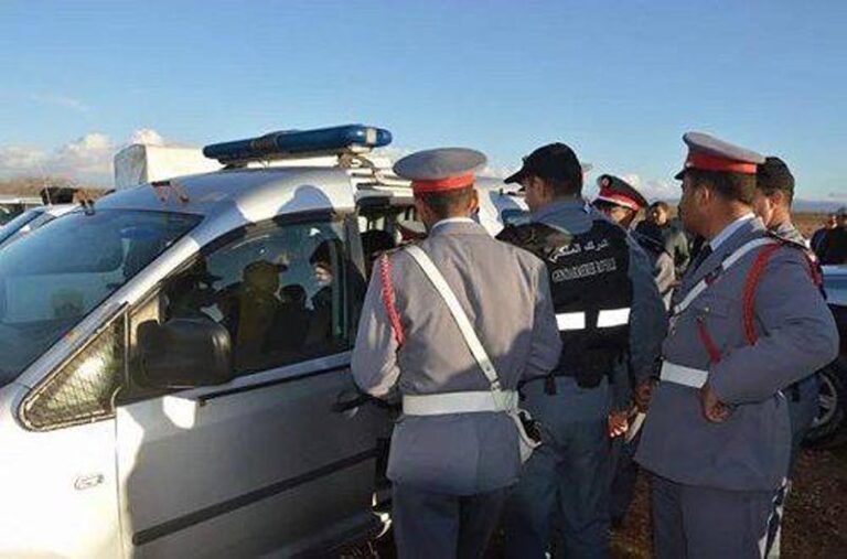 أم تجهز على ابنتها ذات الثلاث سنوات حتى الموت وتسلم نفسها للسلطات المحلية