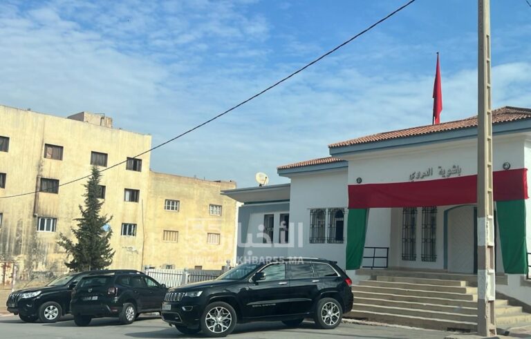 عامل الناظور يتفقد مؤسسات و مرافق مدينة العروي ويعقد اجتماعاً بمقر الباشوية صباح اليوم