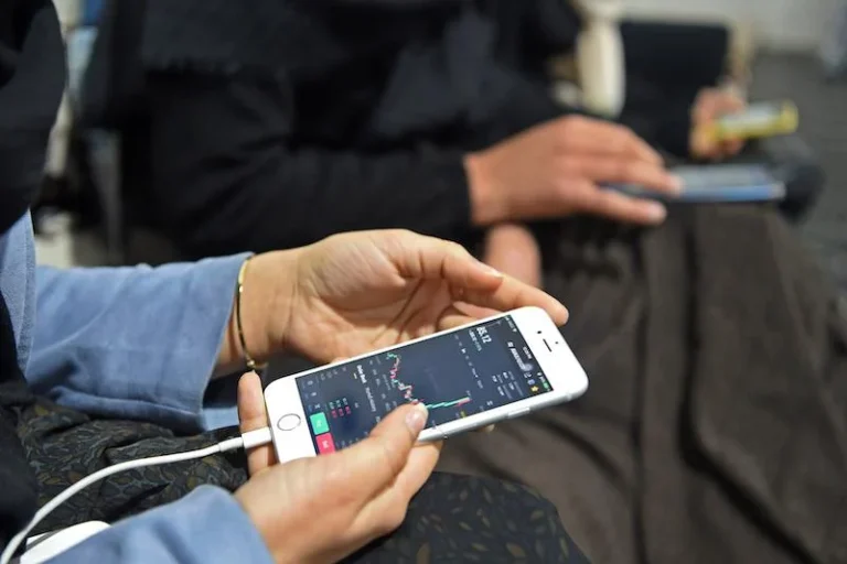 خبير رقمي: الاحتيال عبر المعالجة الآلية للمعطيات البنكية يستهدف المغاربة