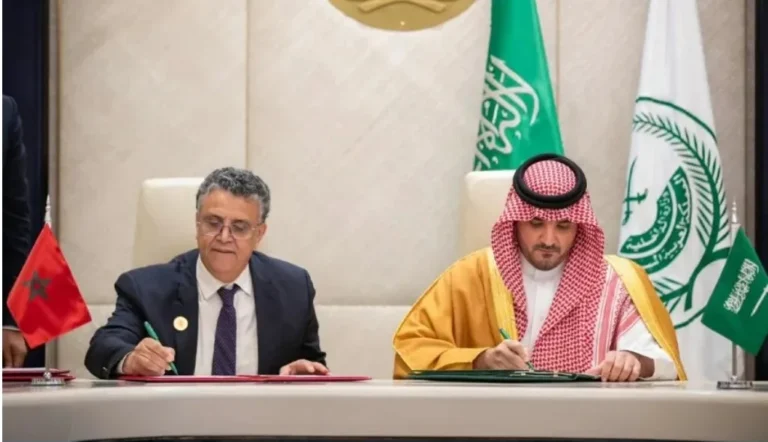 وهبي ونظيره السعودي يوقعان اتفاقيات لتعزيز التعاون القضائي والأمني بين البلدين 3 وهبي ونظيره السعودي يوقعان اتفاقيات لتعزيز التعاون القضائي والأمني بين البلدين