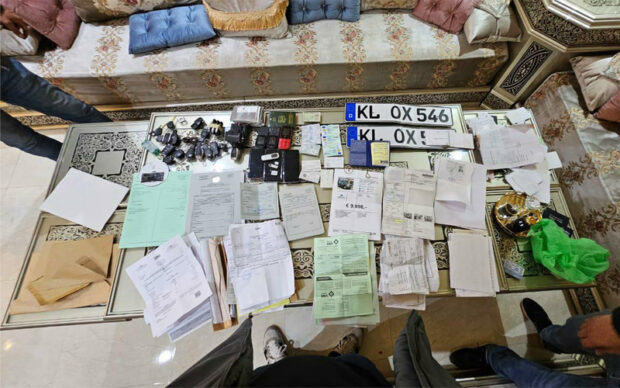 من بينهم موظفون عموميون ومسيرو شركات.. إحالة أعضاء شبكة لتزوير أوراق السيارات على النيابة العامة بالرباط