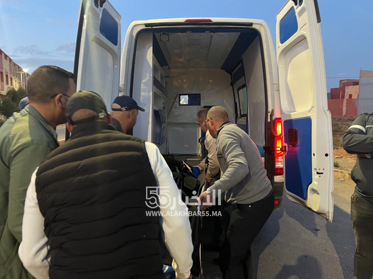 حادثة سير خطيرة بالعروي: تلميذة تتعرض لإصابات بليغة بعد اصطدام دراجتها "تورتينيت" بشاحنة