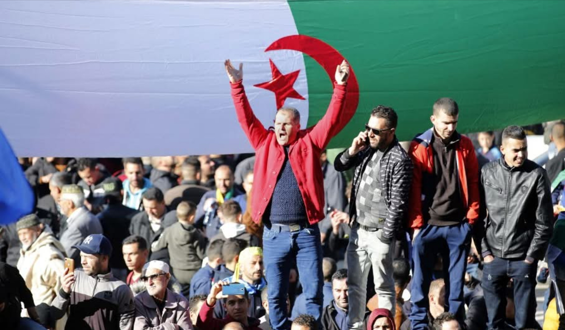 سقوط نظام الأسد يشعل النقاش حول الحريات والتعددية في الجزائر 1 سقوط نظام الأسد يشعل النقاش حول الحريات والتعددية في الجزائر