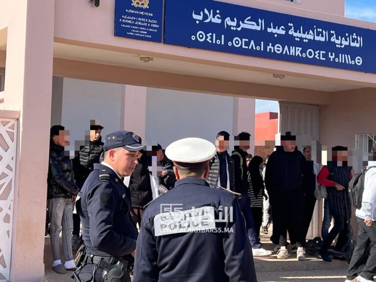 شرطة العروي تؤمن المؤسسات التعليمية وتلقى استحسانًا واسعًا 7 شرطة العروي تؤمن المؤسسات التعليمية وتلقى استحسانًا واسعًا