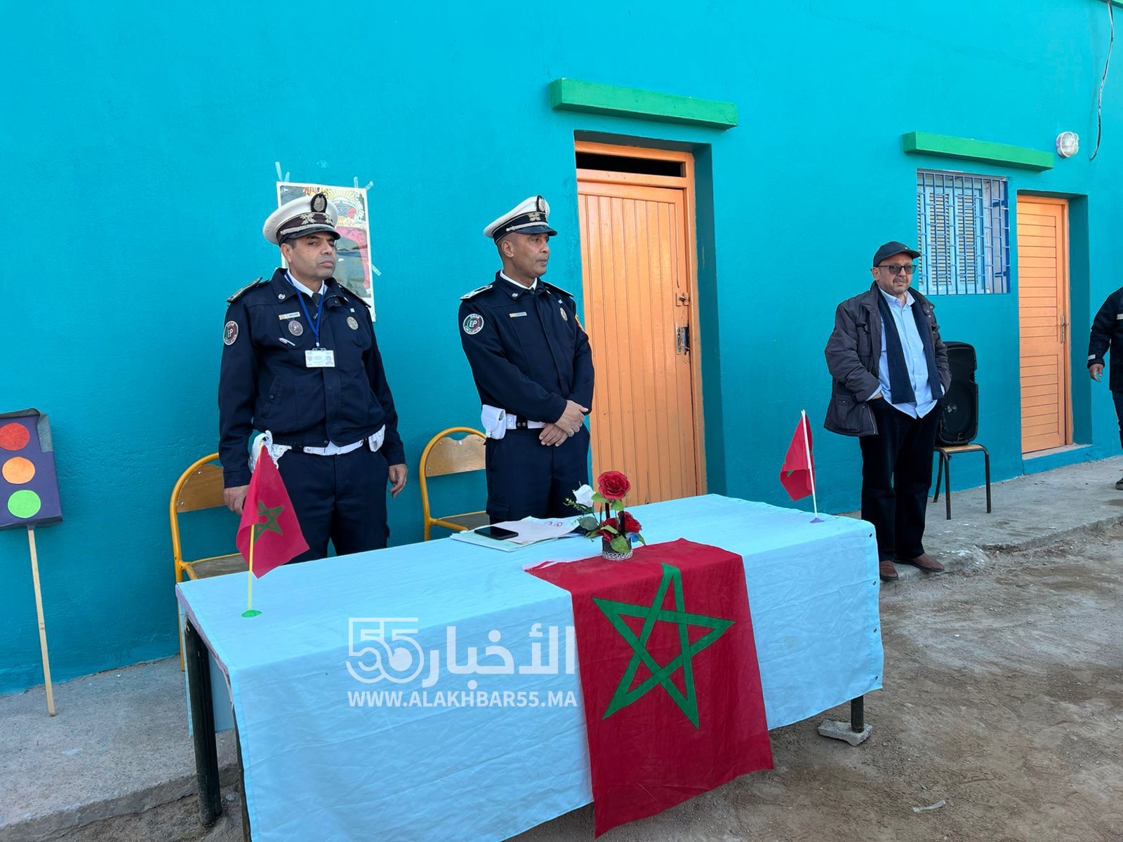 صور: مدرسة ابن بطوطة بالعروي تحتضن يومًا تحسيسيًا حول السلامة الطرقية بتنسيق مع شرطة العروي