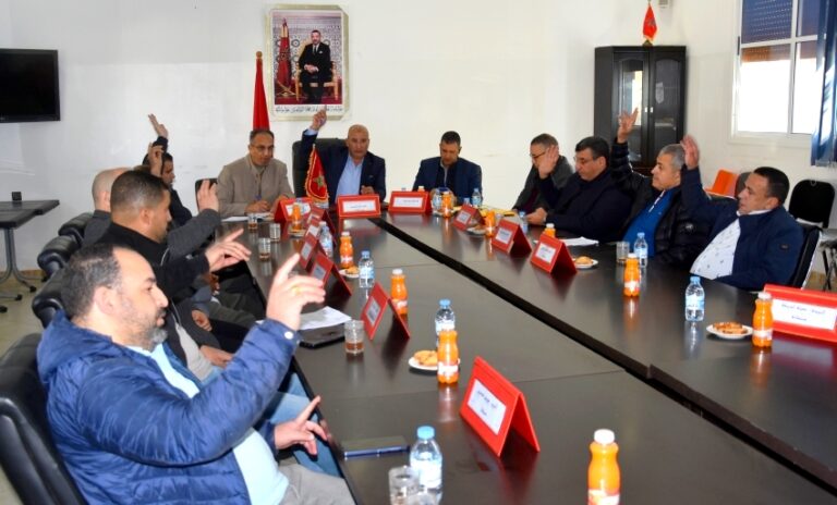 مجلس جماعة تزطوطين يصادق في دورة استثنائية على اتفاقيات ويتطلع لإنجاز قاعة مغطاة وملاعب للقرب