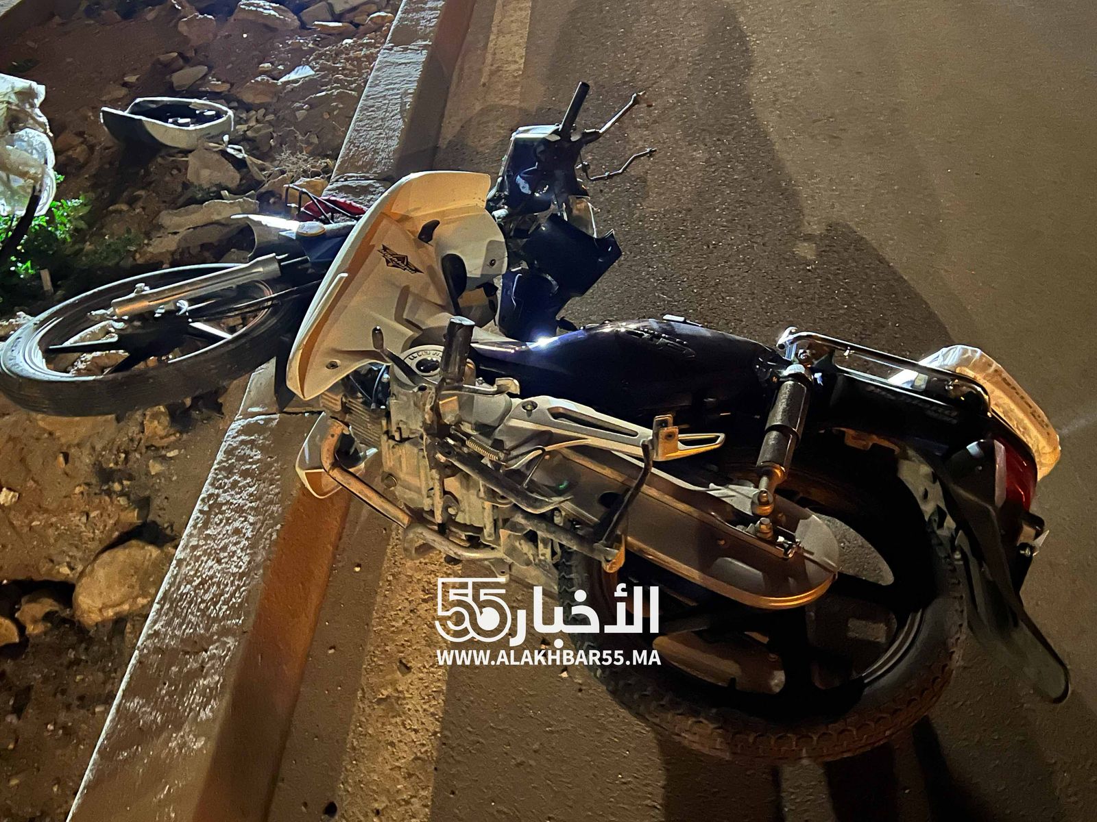 حوادث السير تدق ناقوس الخطر بمدينة العروي: مأساة الشاب الذي لحق بوالدته بعد أسبوع من وفاتها 1 حوادث السير تدق ناقوس الخطر بمدينة العروي: مأساة الشاب الذي لحق بوالدته بعد أسبوع من وفاتها