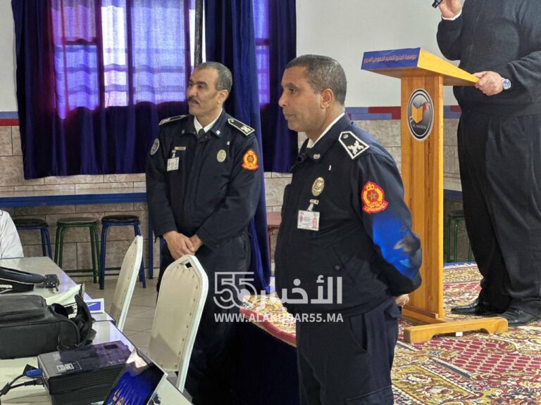 شرطة العروي تواصل حملاتها التحسيسية حول السلامة الطرقية بمؤسسة المنبع 3 شرطة العروي تواصل حملاتها التحسيسية حول السلامة الطرقية بمؤسسة المنبع