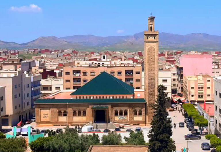 شخص يجمع النقود أثناء خطبة الجمعة: واقعة غريبة بمسجد العروي