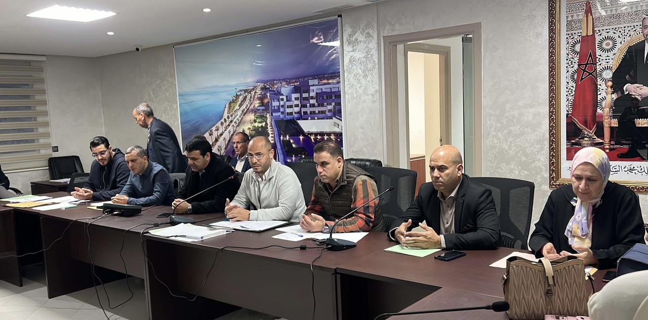 جماعة الناظور تصادق على تعديل في “ناظور سبور” وتبرمج فائضًا ماليًا بقيمة 4 مليارات سنتيم 1 جماعة الناظور تصادق على تعديل في “ناظور سبور” وتبرمج فائضًا ماليًا بقيمة 4 مليارات سنتيم