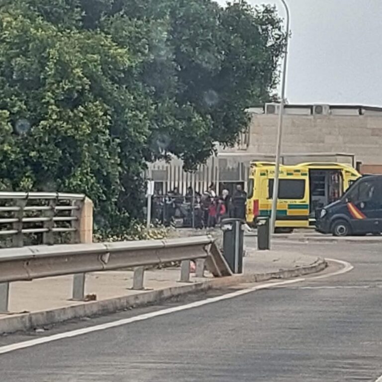 حالة إغماء خطيرة بمعبر مليلية بسبب الطوابير الطويلة وتدخل عاجل للطاقم الطبي