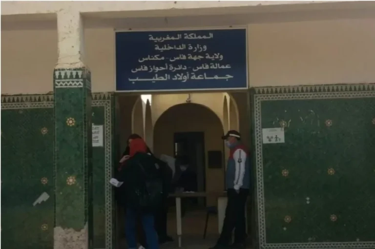 فضيحة سياسية تهز جماعة أولاد الطيب: شيك بـ40 ألف درهم يكشف صراعًا خفيًا بين مستشار ورئيس الجماعة 3 جماعة أولاد الطيب
