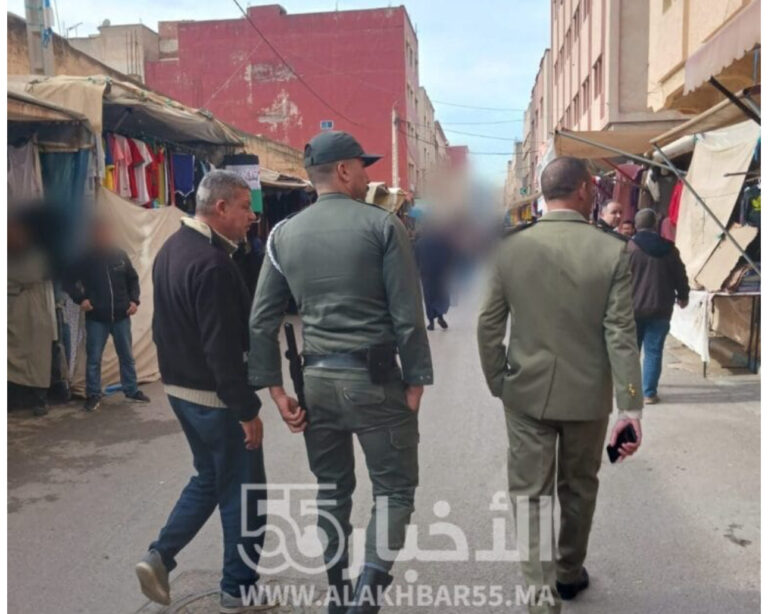 سلطات العروي تتجه لتحرير شارع الزهور من الخيام بسبب خطر جدار آيل للسقوط