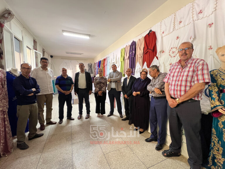 العروي تحتفي بالقفطان المغربي في معرض نسوي تقليدي بمشاركة واسعة وحضور رسمي