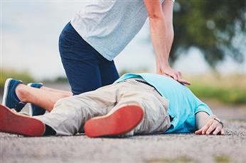 وفاة مفاجئة لرجل مسن بسكتة قلبية أثناء قيادته على الطريق بين زايو وسلوان 3 وفاة مفاجئة لرجل مسن بسكتة قلبية أثناء قيادته على الطريق بين زايو وسلوان