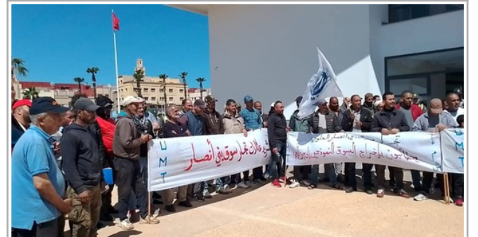 تُجّار العصري ببني أنصار يلوّحون بالتصعيد ويعلنون وقفة احتجاجية ضد “تجاهل المسؤولين”