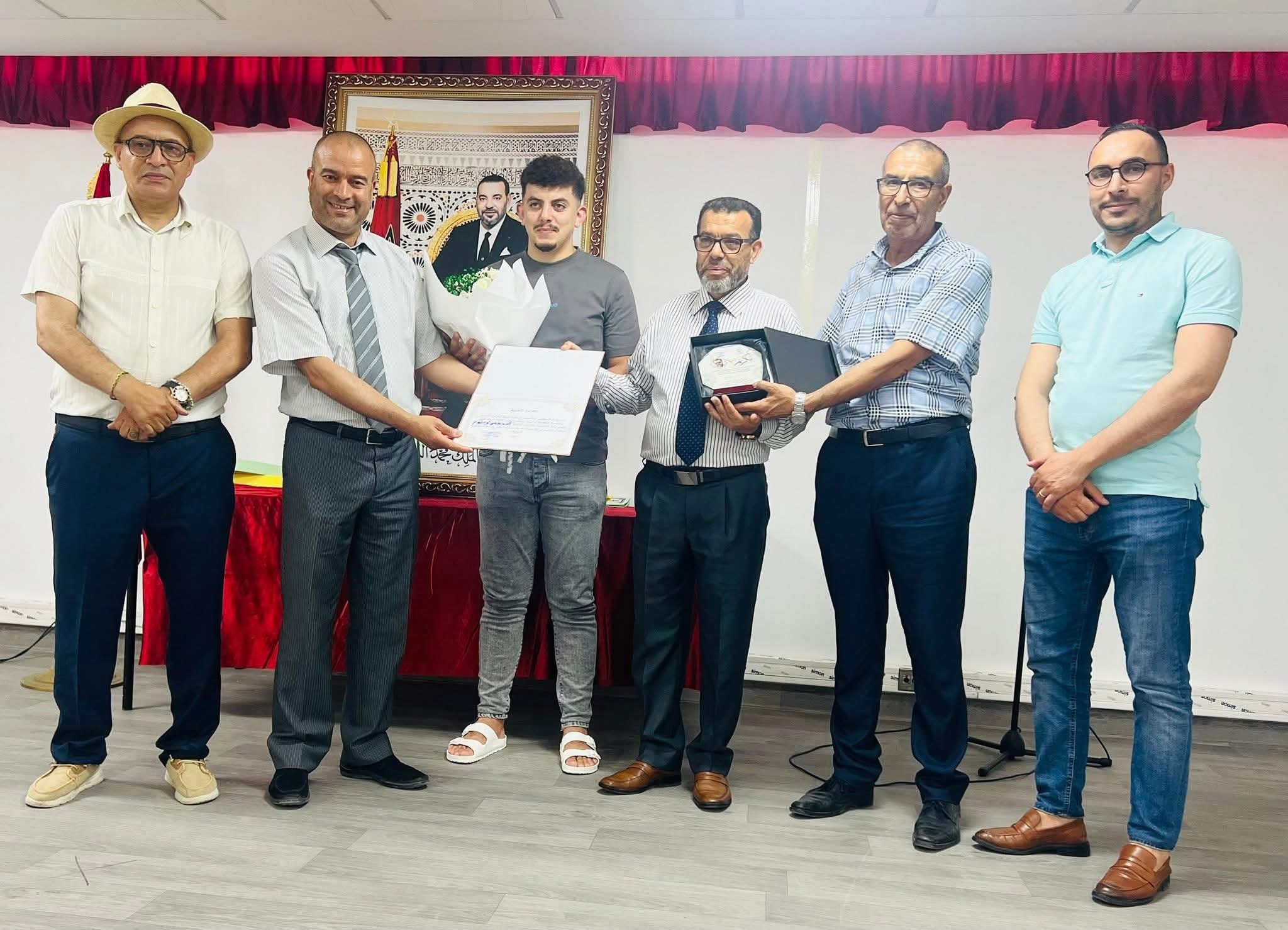 المديرية الإقليمية بالناظور تحتفي بالأستاذ مصطفى توتوح بعد مسار يزيد عن 35 عامًا في خدمة التعليم وايضا المديرين المتقاعدين واطر المديرية