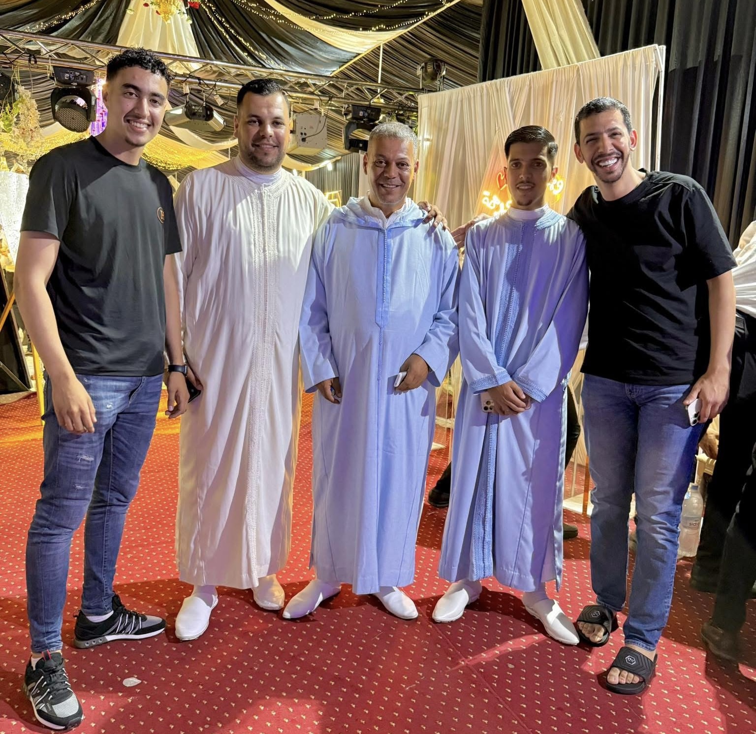 تهنئة بمناسبة زفاف محمد بلخيري الابن البار لبنعيسى بلخيري صاحب مجموعة مخابز زكرياء بالعروي 1 تهنئة بمناسبة زفاف محمد بلخيري الابن البار لبنعيسى بلخيري صاحب مجموعة مخابز زكرياء بالعروي