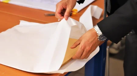 تسريب امتحان علوم الحياة والأرض يهز جهة الشرق.. وخطأ إداري في ميضار وراء الحادث
