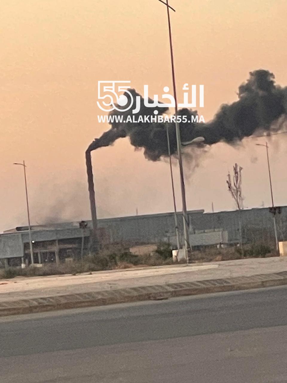 فيديو : دخان أسود كثيف منبعث من معمل “صوناصيد” يثير قلق سكان العروي ويطرح تساؤلات بيئية