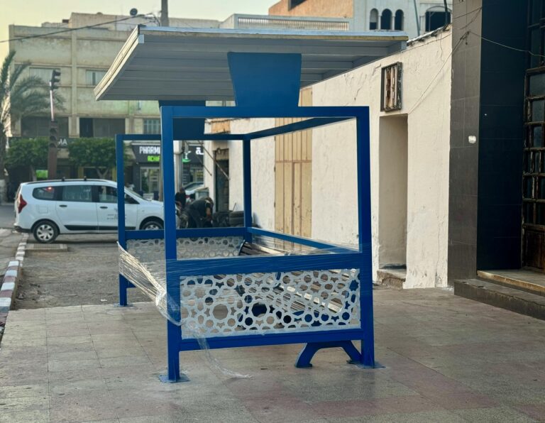 العروي تُودّع الفوضى وتستقبل التنظيم: محطة جديدة للطاكسيات أمام السوق الأسبوعي