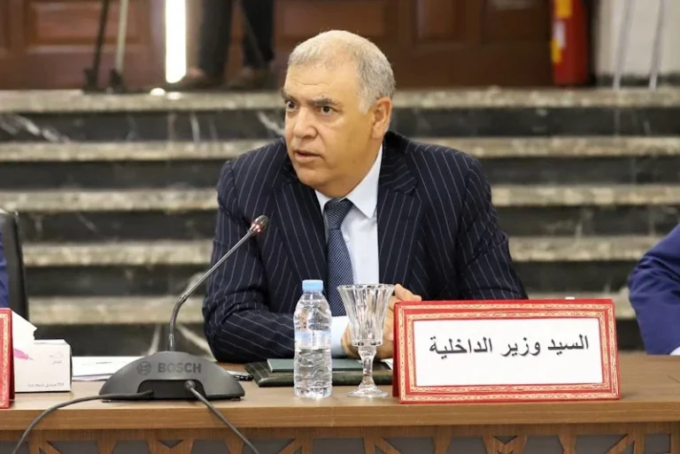 الداخلية : منشور وزاري جديد يُشدد الرقابة على الغيابات والاضرابات