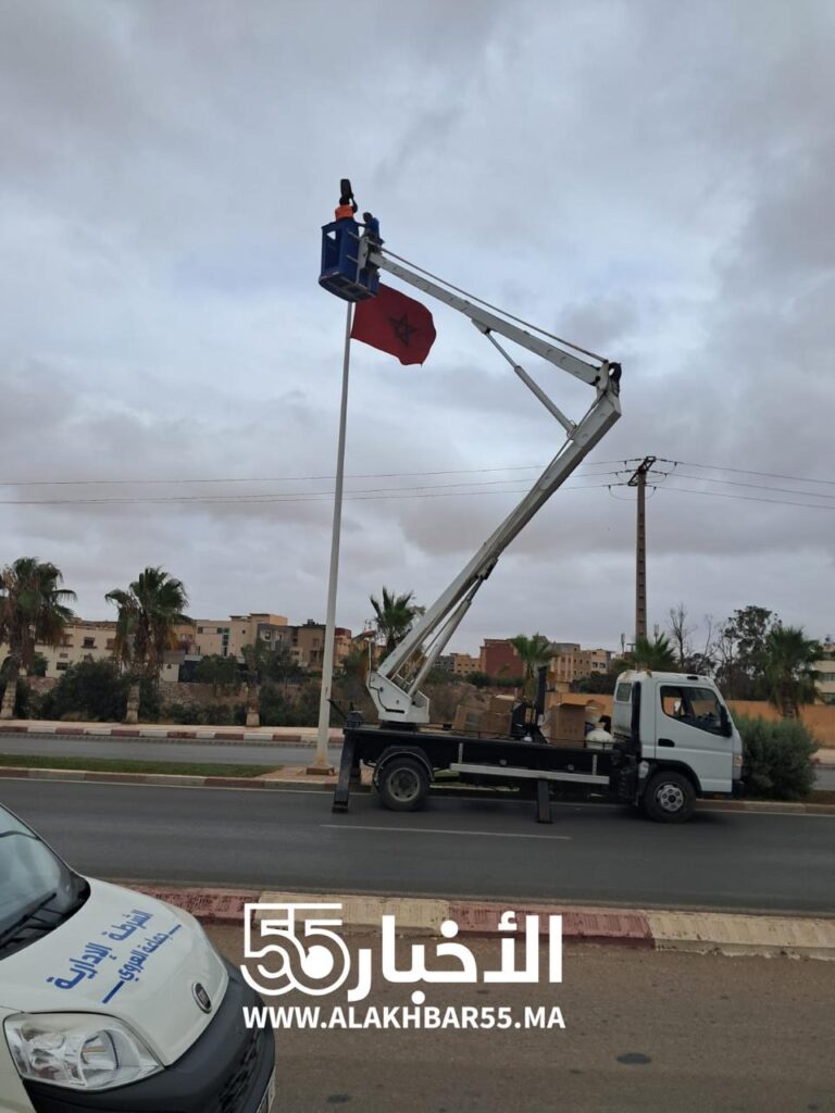 جماعة العروي تُعزز مدخل المدينة بإنارة حديثة من نوع “ليد”  لتحسين السلامة والرؤية الليلية