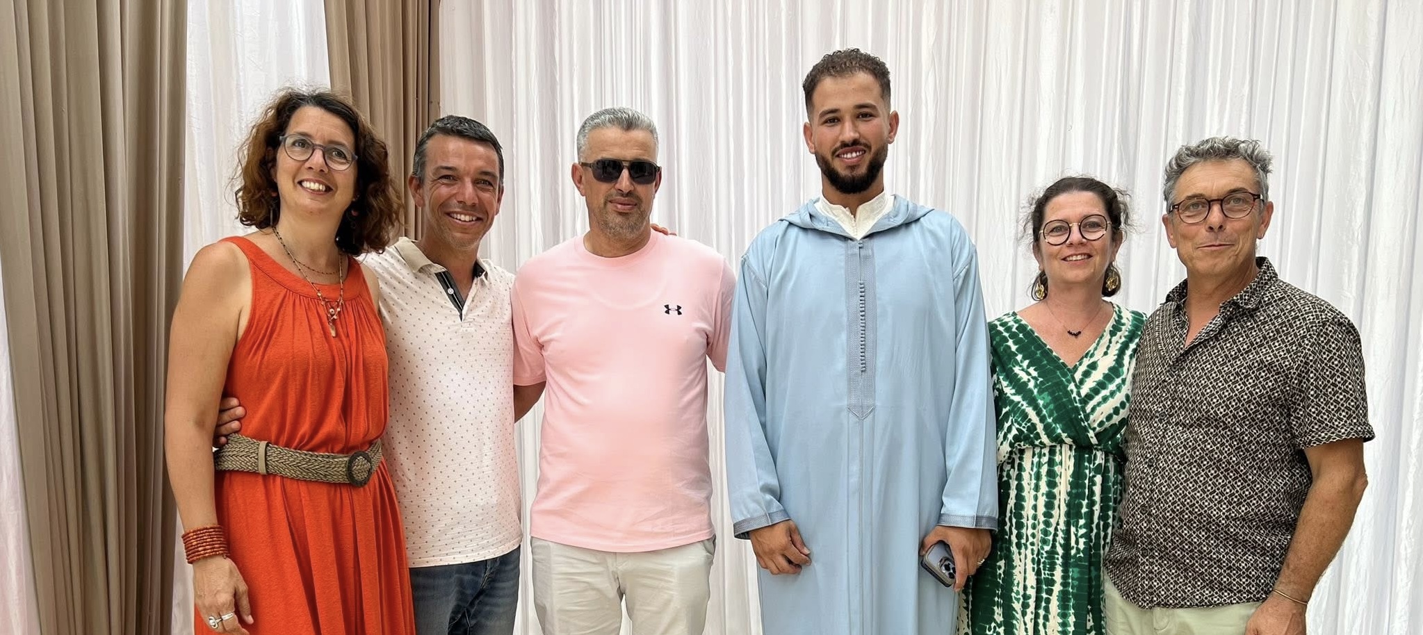 طاقم “الاخبار55” يهنئ عائلة كوجيلي بزفاف ابنهم جواد كوجيلي: “بارك الله لكما وبارك عليكما وجمع بينكما في خير” 1 طاقم “الاخبار55” يهنئ عائلة كوجيلي بزفاف ابنهم جواد كوجيلي: “بارك الله لكما وبارك عليكما وجمع بينكما في خير”