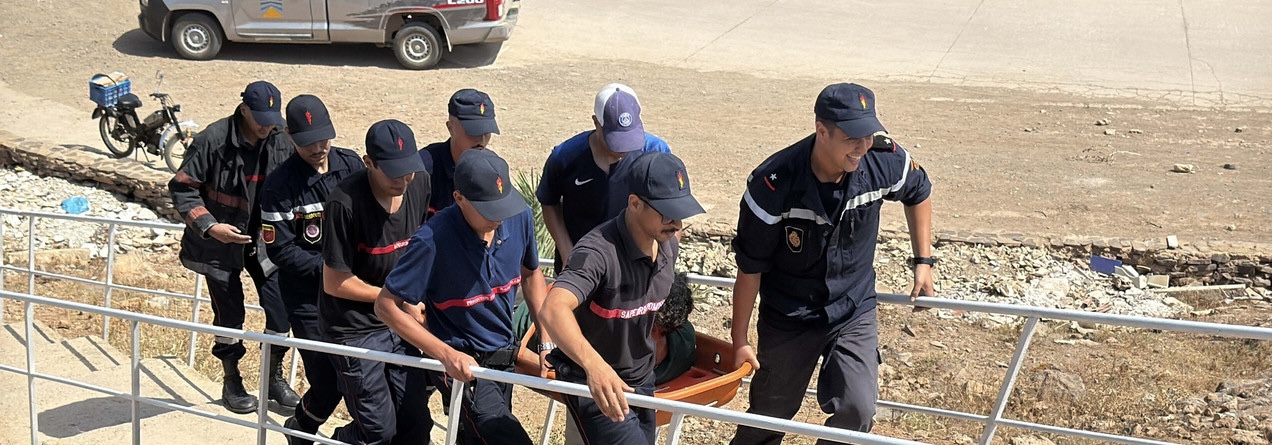 سقوط مروع من قنطرة مرتفعة بالناظور يصيب شخصاً بجروح وكسور خطيرة