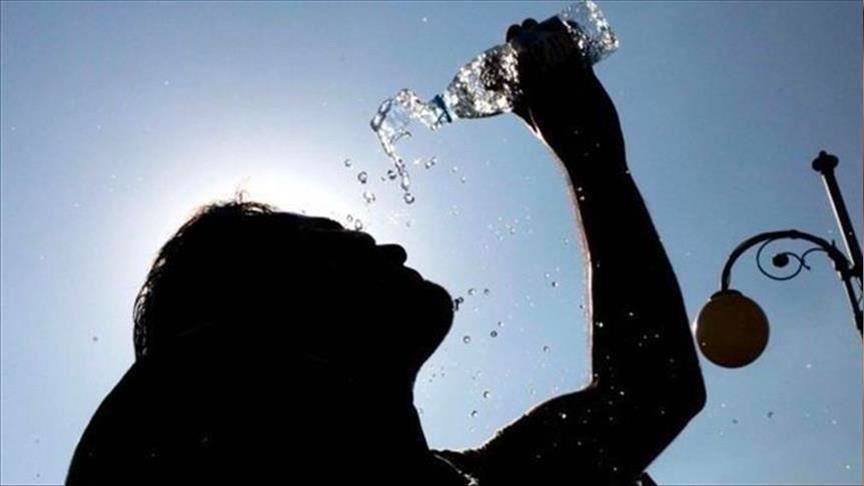 موجة حر خانقة تخلي شوارع العروي وتدفع السكان نحو البحر والمسابح