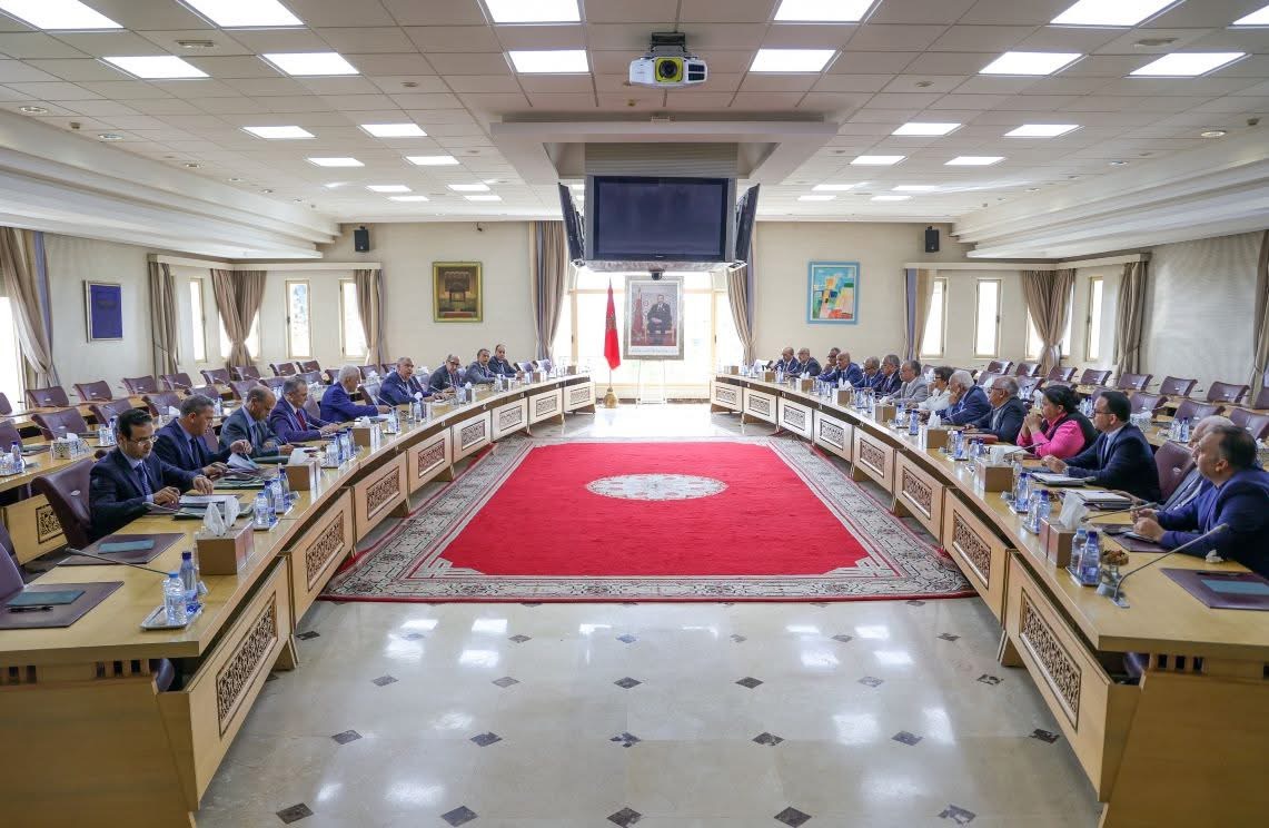 الداخلية تستعد لإدخال تعديلات على قوانين الانتخابات.. ومقترح لإرجاع جماعات إلى نمط الاقتراع باللائحة ومن بينها العروي