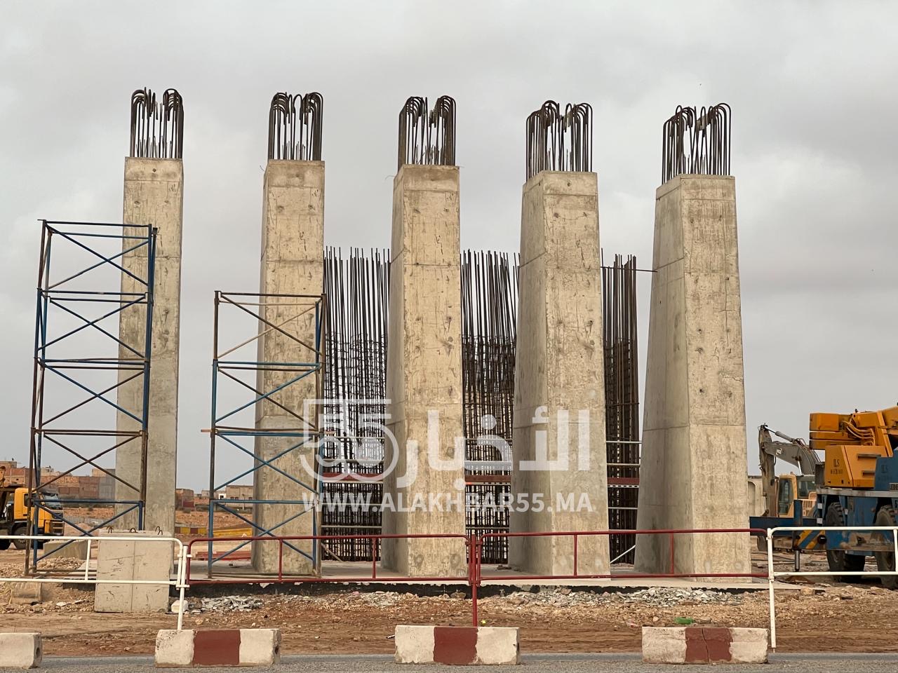 أشغال متسارعة لربط الميناء غرب المتوسط بخط السكك الحديدية: خط السكة يمر وسط مدينة العروي ومحطة كبرى في الطريق 1 أشغال متسارعة لربط الميناء غرب المتوسط بخط السكك الحديدية: خط السكة يمر وسط مدينة العروي ومحطة كبرى في الطريق