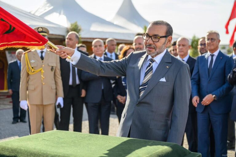 جلالة الملك يعطي انطلاقة مشاريع سككية مهيكلة، بقيمة 20 مليار درهم، ذات وقع كبير على التنقل داخل الحاضرة الكبرى للدار البيضاء.