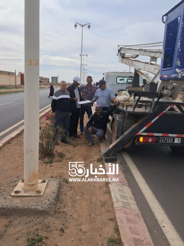 جماعة العروي تواصل تحديث شبكة الإنارة العمومية بين مدار زينة ومدار سلوان بفوانيس “ليد” منخفضة الاستهلاك