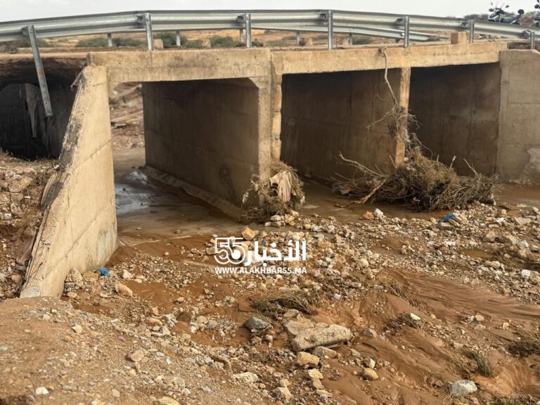 انهيار قنطرة على طريق الغير المصنف بين العروي وأزغنغان عبر “نمر 7” واستنفار السلطات بعد إغلاقها نهائياً