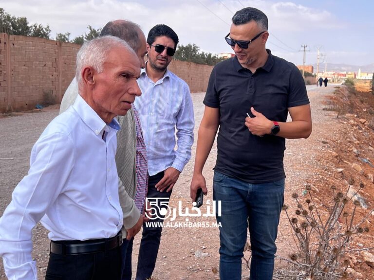 لجنة تقنية من مجلس جهة الشرق تزور العروي وتُعد لاتفاقية عاجلة لدعم المدينة بآليات لفك العزلة