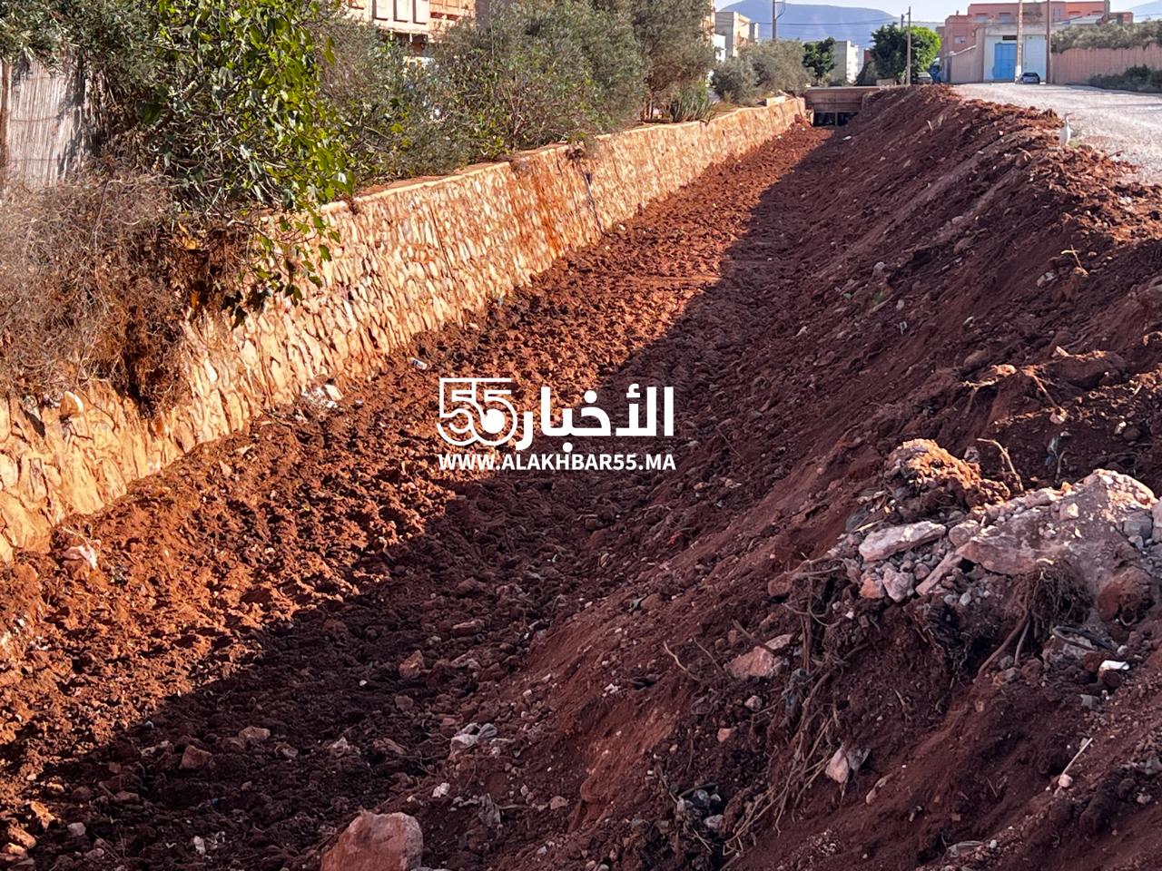المركز الجهوي للاستثمار الفلاحي: انطلاق أشغال تنقية وتوسيع واد سالم بالعروي