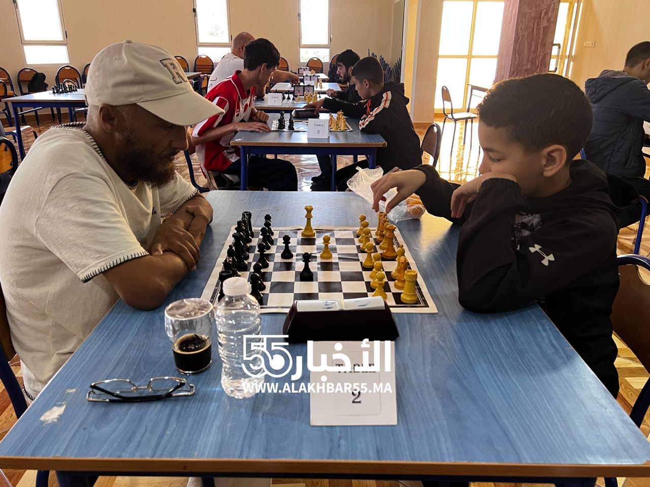 نادي أمل العروي للشطرنج ينظم دوريًا احتفاليًا بمناسبة الذكرى الخمسين للمسيرة الخضراء 1 نادي أمل العروي للشطرنج ينظم دوريًا احتفاليًا بمناسبة الذكرى الخمسين للمسيرة الخضراء