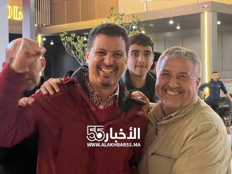 فرحة عارمة تجتاح العروي بعد تأهل المنتخب الوطني لنصف نهائي كأس إفريقيا