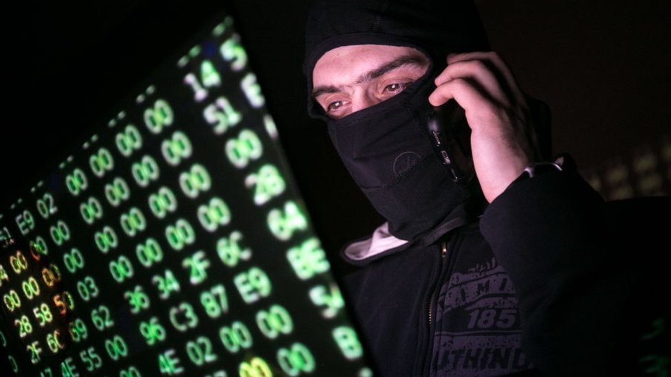 شبكة نصب هاتفي تستهدف زبائن بنكية بمدينة العروي وتسلبهم مبالغ مالية من حساباتهم