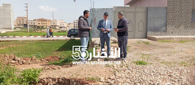 باشا العروي يقود حملة تهيئة شاملة بواد وازاح… هدم بنايات آيلة للسقوط وتوحيد صباغة المنازل في إطار تأهيل المدخل الجنوبي للمدينة
